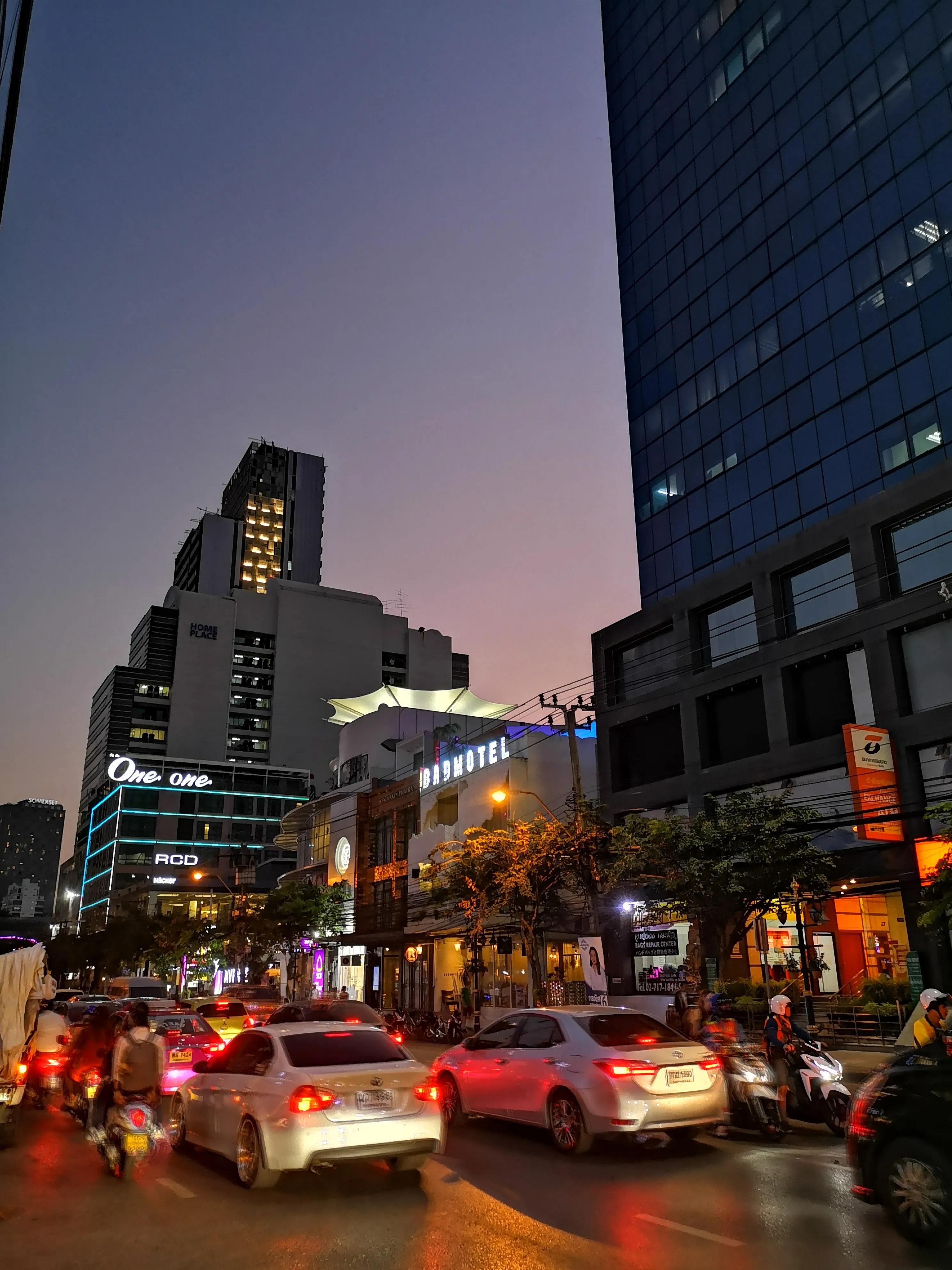 Thonglor